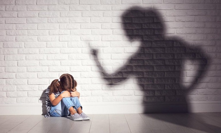 عواقب بدرفتاری کردن با فرزند در فرانسه