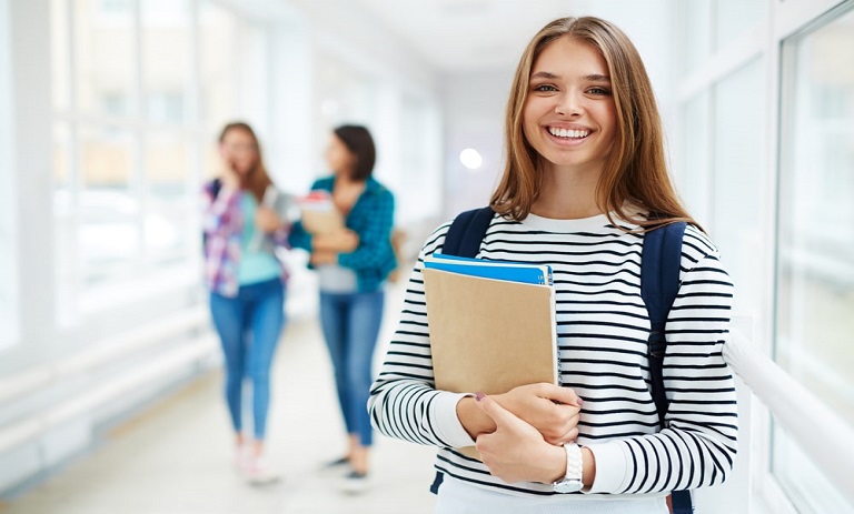 دوره زبان فرانسه برای چه کسانی مناسب است؟