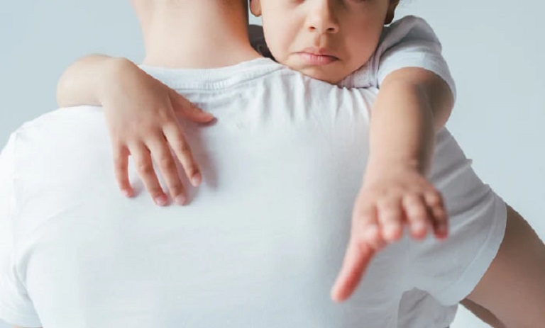 سلب حضانت فرزند از والدین مجرد در فرانسه